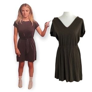 H&M V-neck casual dress that cinches at waist